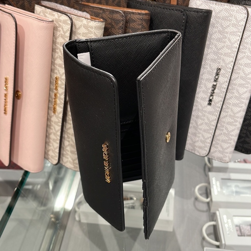 MICHAEL KORS JET SET TRAVEL LARGE TRIFOLD WALLET BLACK COLOR - Picture 8 of 16